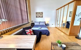 Spacious Studio In Old St